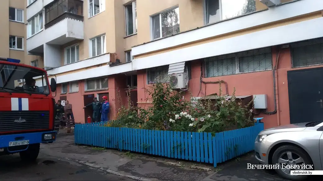 23.07.2019. Минская, 51. Авария: прорвало трубу и залило проводку