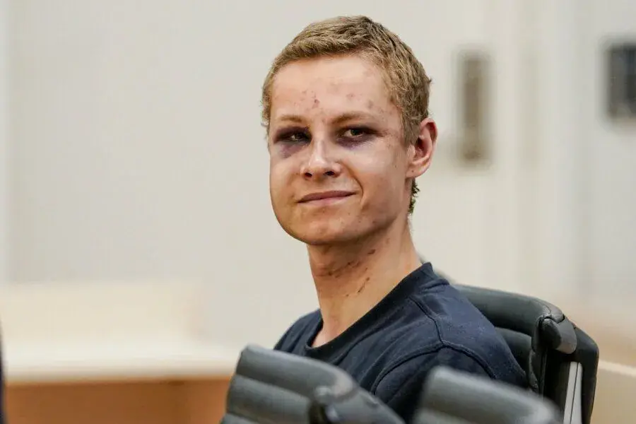 21-летний Филип Мансхаус устроил стрельбу в мечети 10 августа.