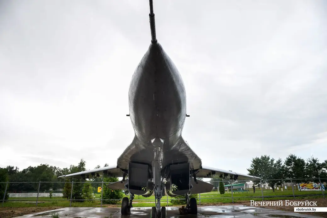 16.08.2019. В расположении 83-го отдельного ордена Красной Звезды инженерно-аэродромного полка создается музей авиации под открытым небом.