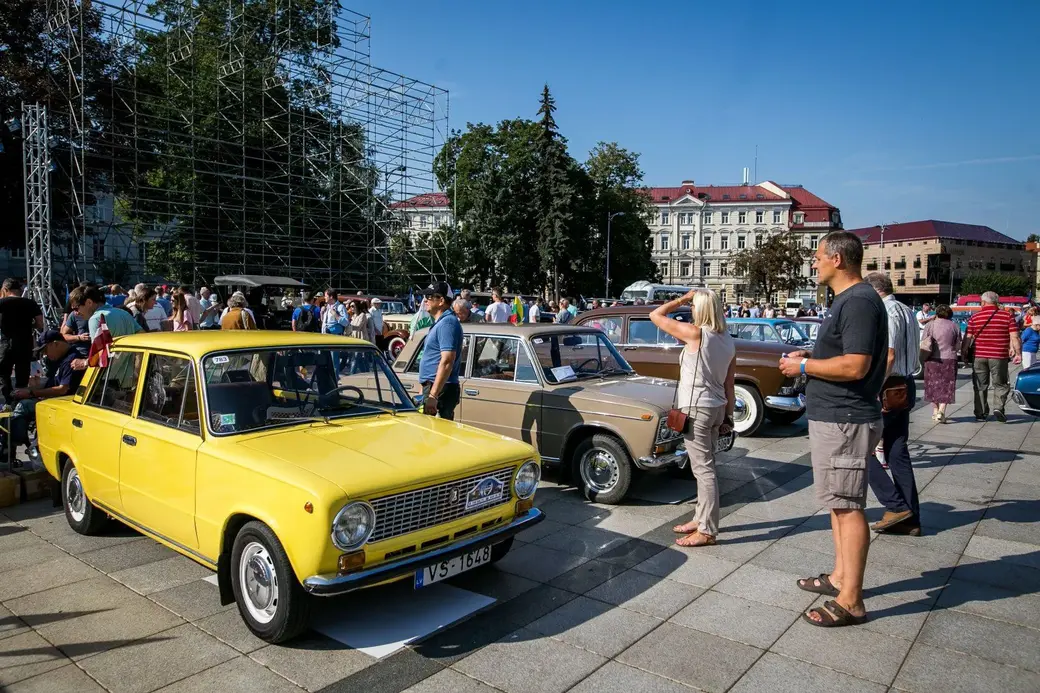 Автопробег Вильнюс-Рига-Таллин в честь 30-летия «Балтийского пути». Фото DELFI