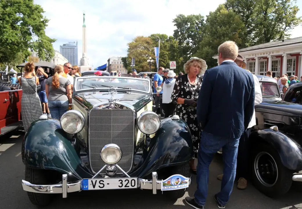 Автопробег Вильнюс-Рига-Таллин в честь 30-летия «Балтийского пути». Фото LETA