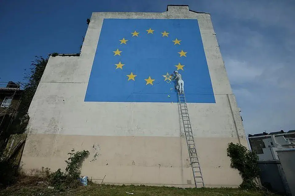 Картина «Brexit» в Дувре. Фото The Tepegraph