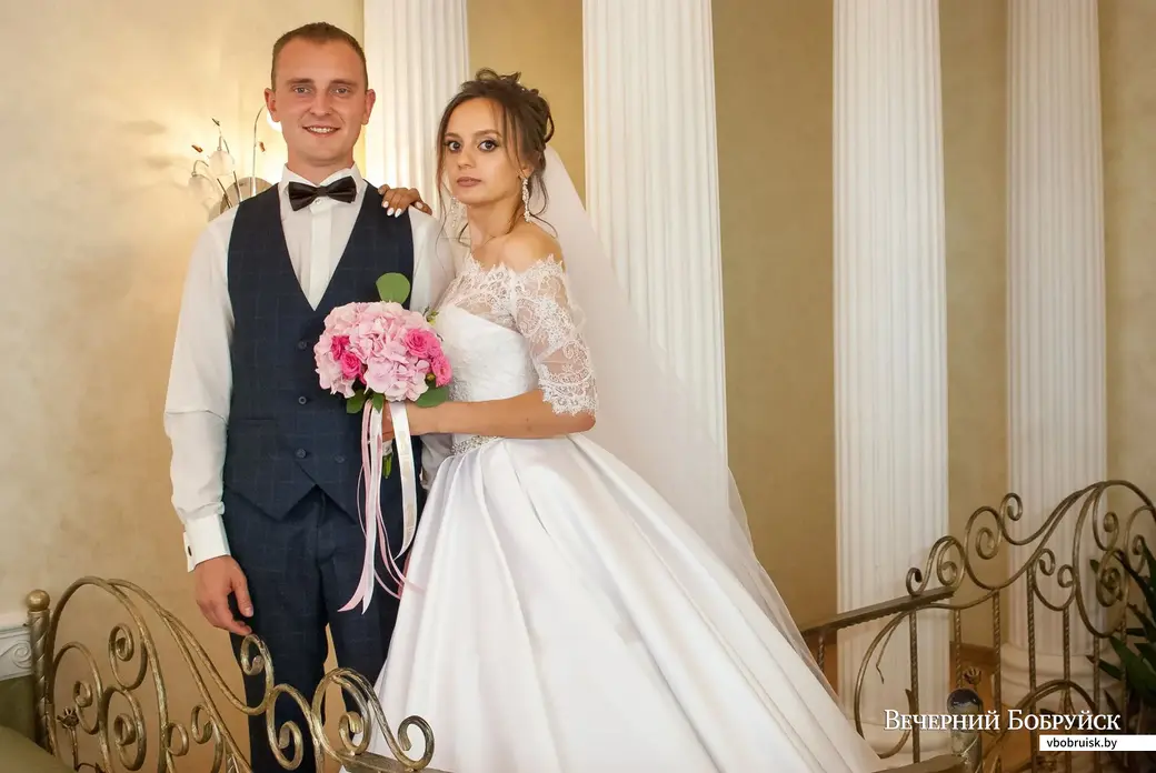 Анастасия Орешко и Вадим Ермаков зарегистрировали свой брак 30 августа.