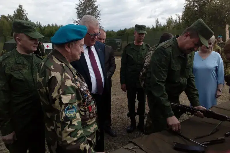 13.07.2019. Министр обороны Андрей Равков и министр образования Игорь Карпенко на базе бригады спецназа