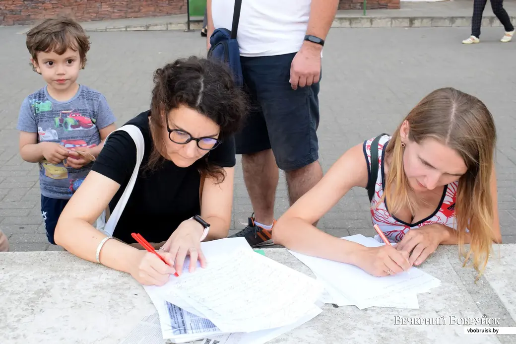 9.09.2019, Бобруйск. Дополнительный сбор подписей в защиту сквера. Фото Артёма Лукьяновича.
