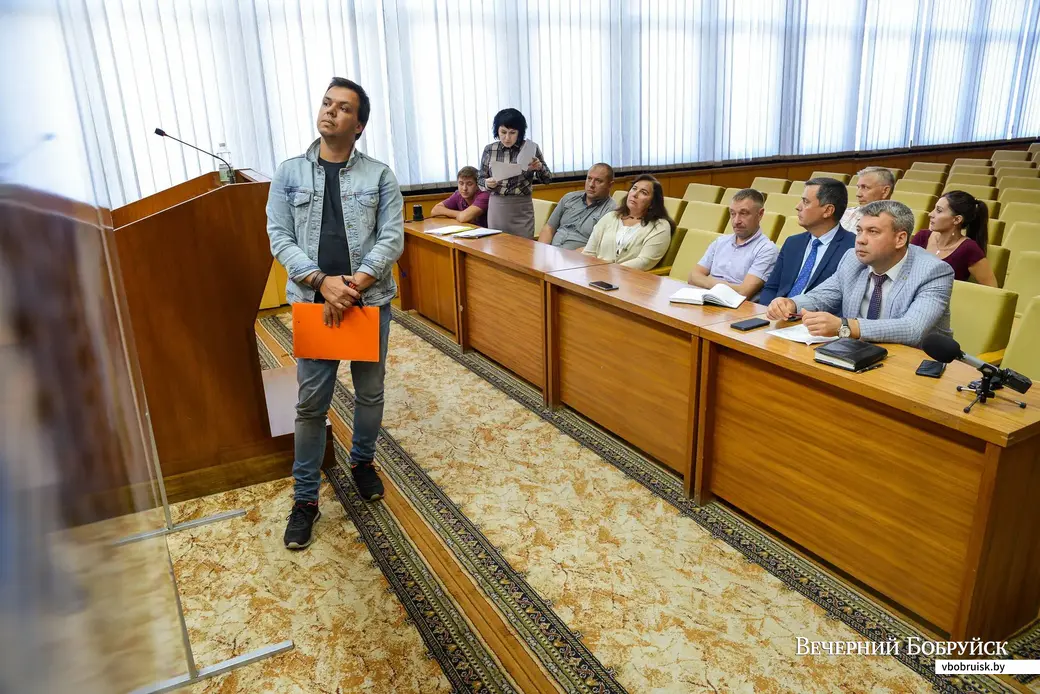 10.09.2019. Заседание архитектурно-градостроительного совета в Бобруйском горисполкоме. Автор проекта ТЦ.