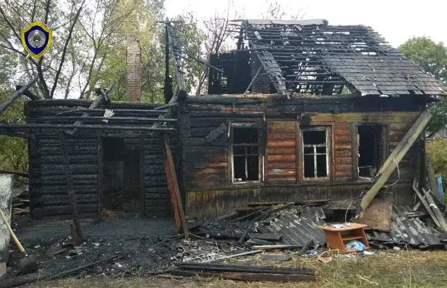 19 сентября ночью в Ветке во время пожара молодой парень вынес из огня двух своих знакомых.