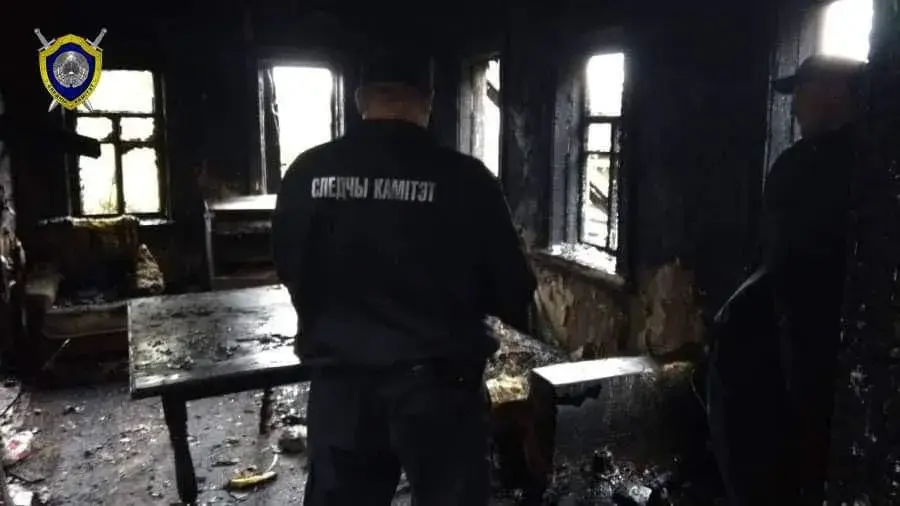 19 сентября ночью в Ветке во время пожара молодой парень вынес из огня двух своих знакомых.