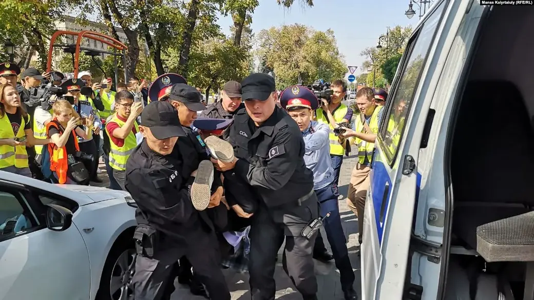 В Казахстане проходят антикитайские митинги. Задержаны десятки человек.