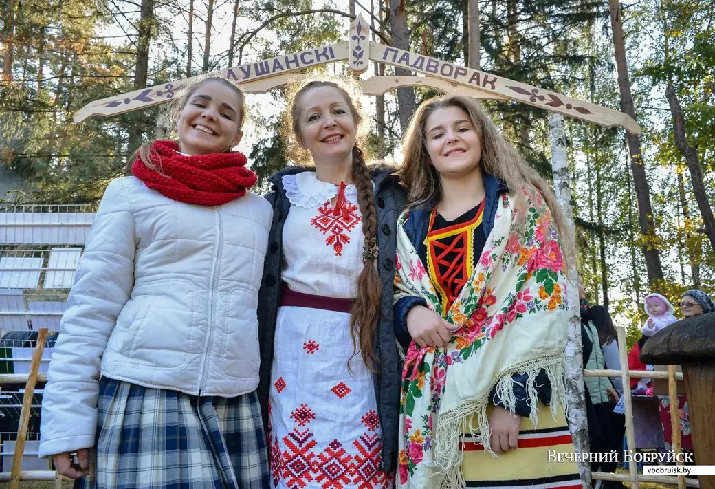 06.10.2018. «Глушанский хуторок». Посередине – глава Глушанского сельсовета Мария Сущенко.