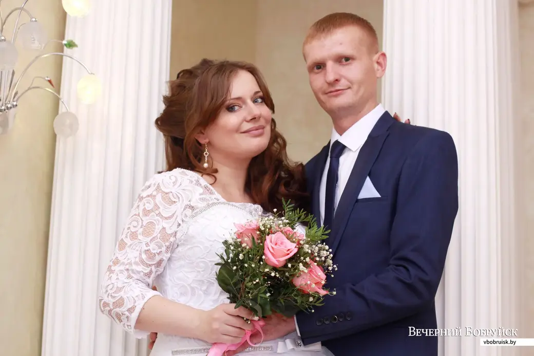32-летняя Яна Каминская и 28-летний Александр Новик зарегистрировали свои отношения 18 октября.