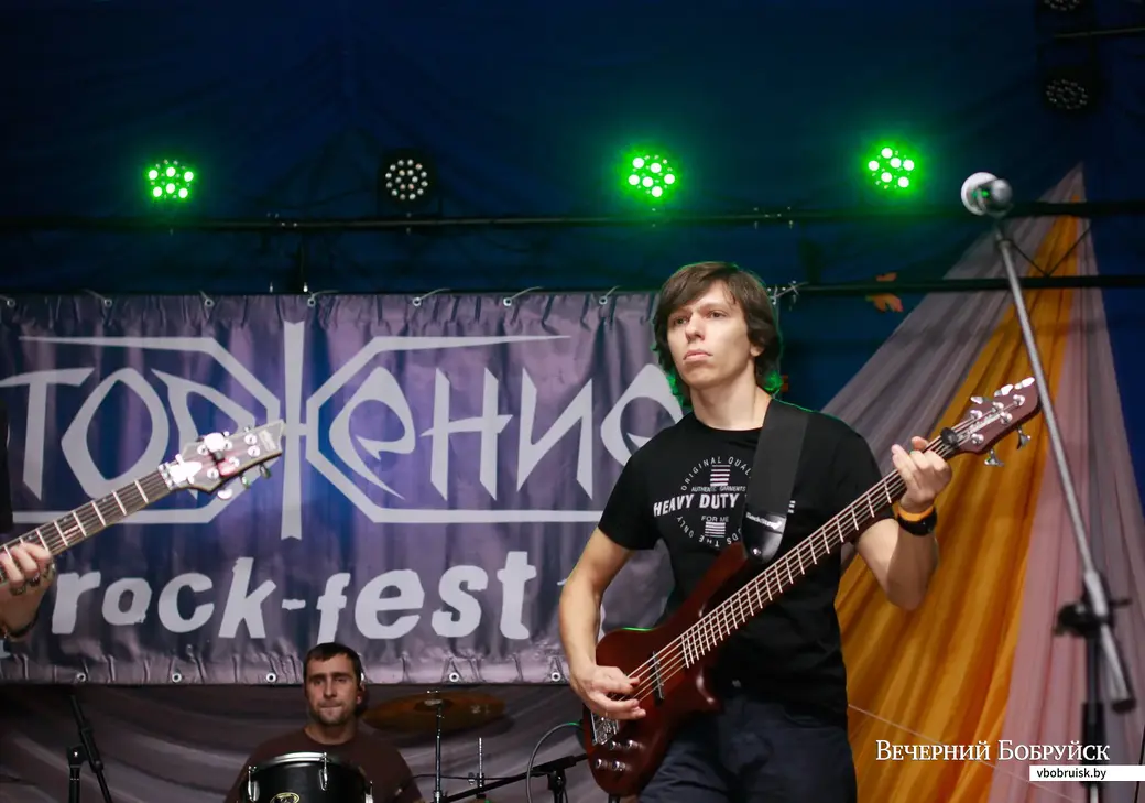 Рок-фестиваль «Вторжение». Гитарист групп «Хранитель» и «Cover night»