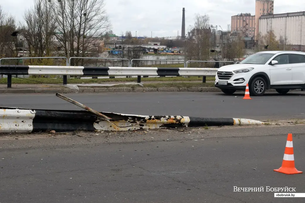 28.10.2019. Авария на мосту через железную дорогу в Бобруйске. Второй участник ДТП