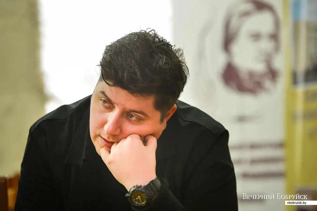 03.11.2019. Обсуждение спектаклей с участием критиков, творческих коллективов и зрителей. Режиссер Стас Жирков.