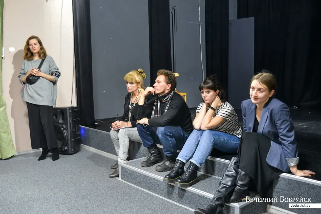 04.11.2019. Читка пьесы «Deja vu» Ольги Прусак. Режиссер Евгения Давиденко (вторая справа).