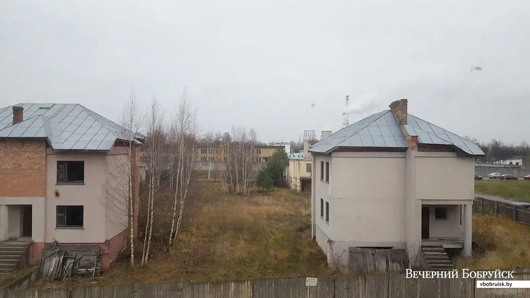 18 ноября 2019 г. Бобруйск. Недостроенные коттеджи завода КПД в микрорайоне 5-Б.