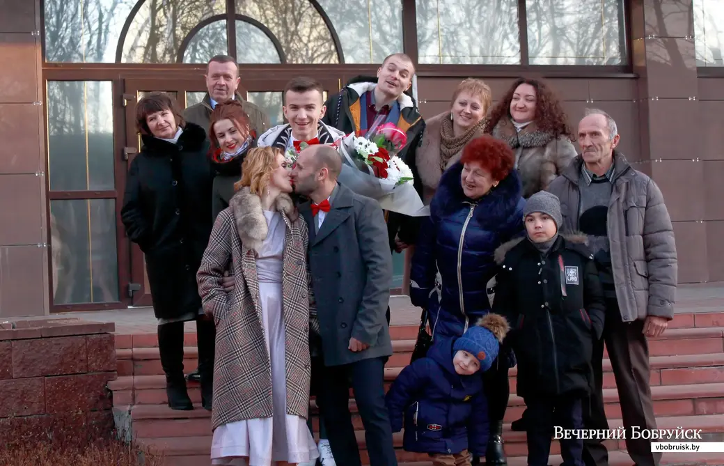 Елена Королева и Олег Лесненко зарегистрировали свой брак 6 декабря.