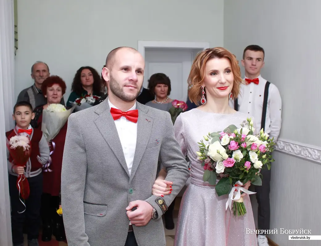 Елена Королева и Олег Лесненко зарегистрировали свой брак 6 декабря.