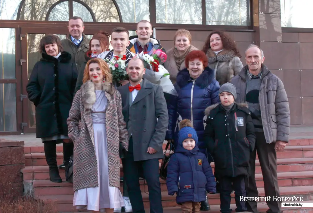 Елена Королева и Олег Лесненко зарегистрировали свой брак 6 декабря.