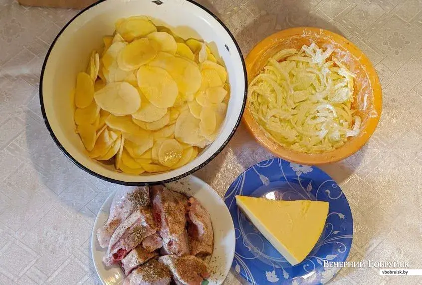 Готовим сами. Картошка, запеченная с курицей.