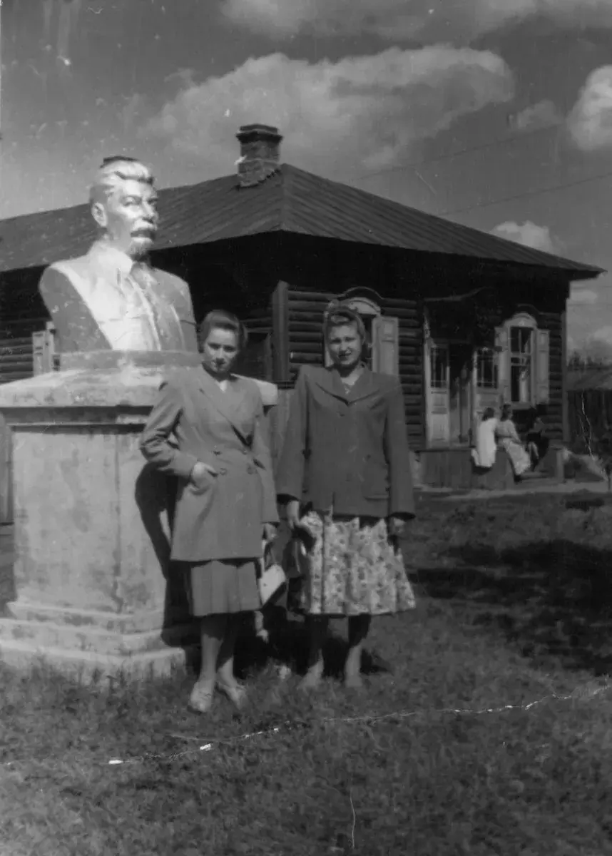 Жены военных в Бобруйске. Середина 1950-х.