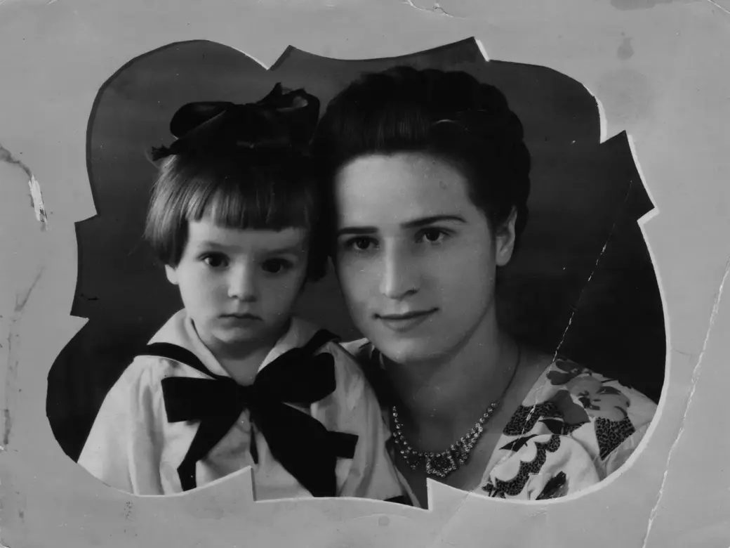 1953 год. С мамой в Бобруйске.