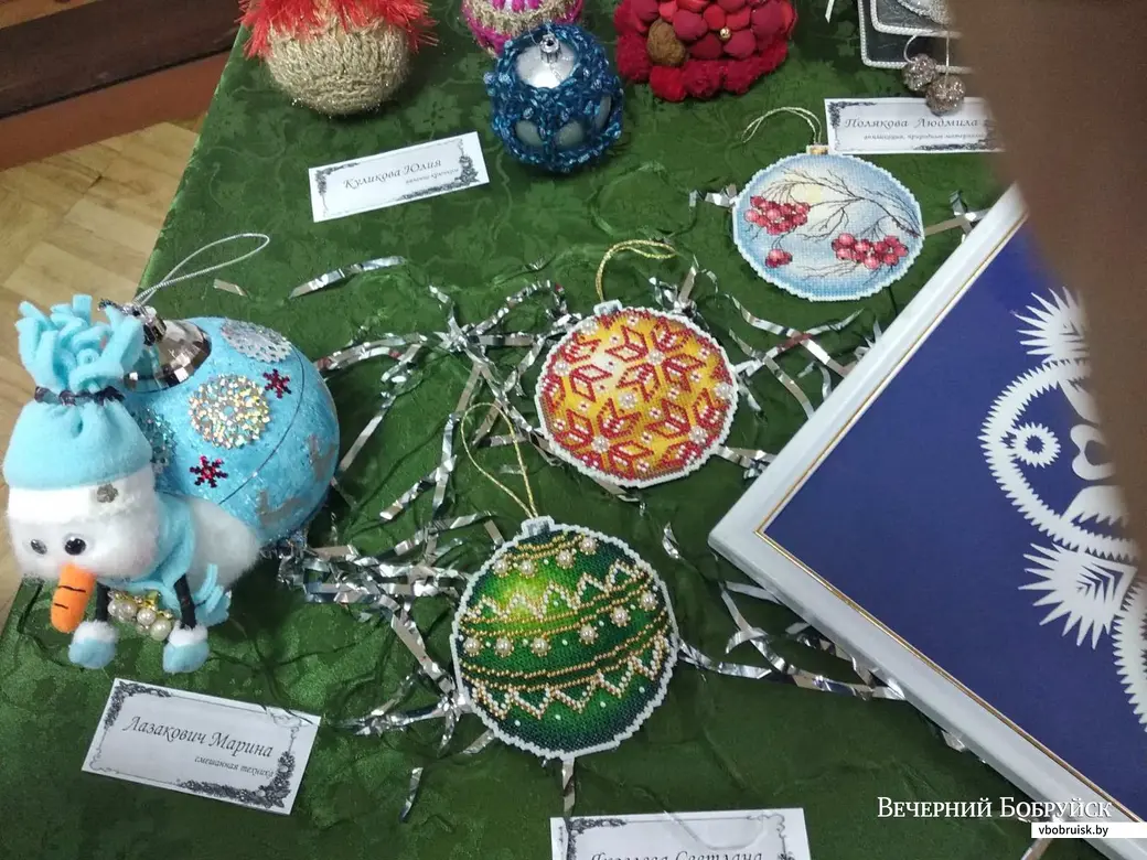 Конкурс новогодних шаров во Дворце искусств.
