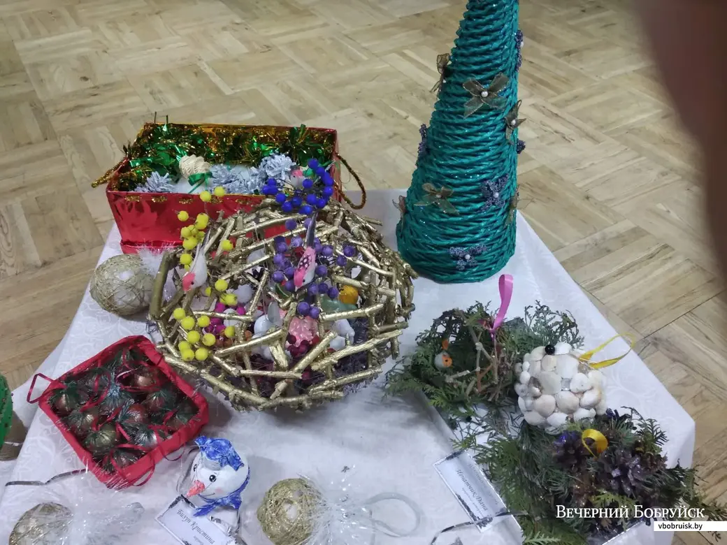 Конкурс новогодних шаров во Дворце искусств.