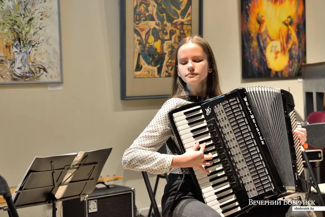 26.12.2019. Музыкальный салон в Бобруйском художественном музее «Импрессионизм в живописи и в музыке». Играет Дарья Маевская.