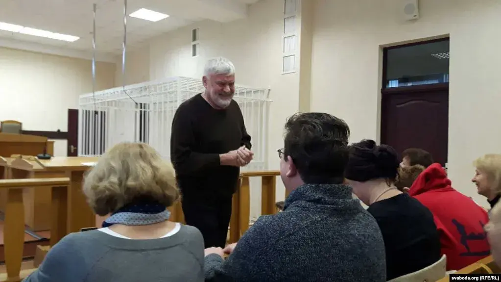 Писатель Владимир Орлов в суде