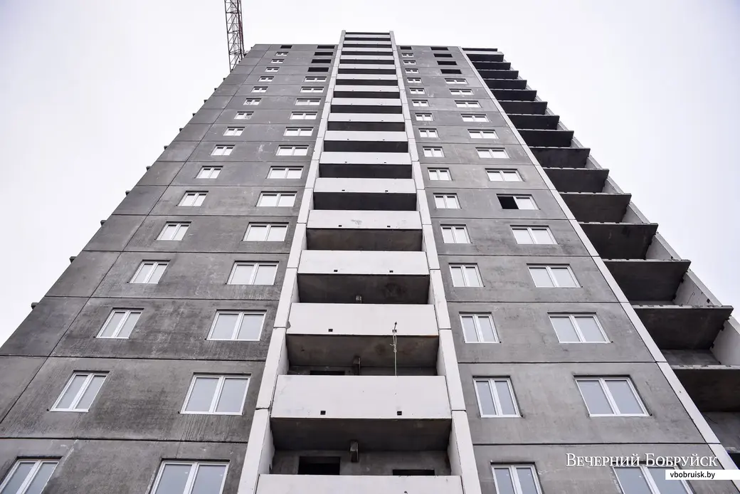 24.01.2020. Строительство многоэтажного дома на улице Горького