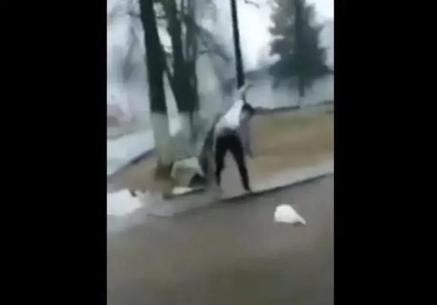 Скриншот того видео. Фото: УВД Могилевского облисполкома