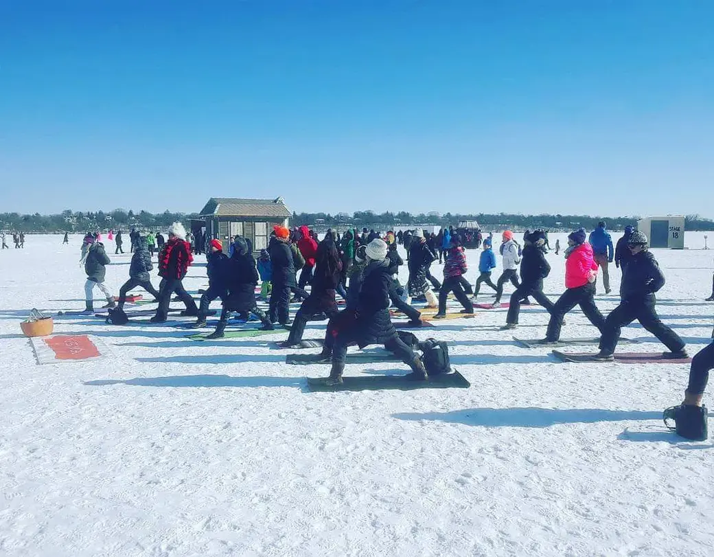 Йога в Миннесоте.