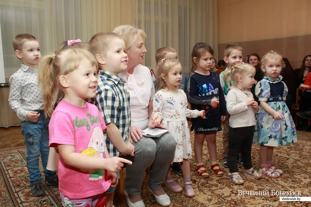Родительское собрание в дошкольном центре развития ребенка № 49 с участием ГАИ и МЧС.