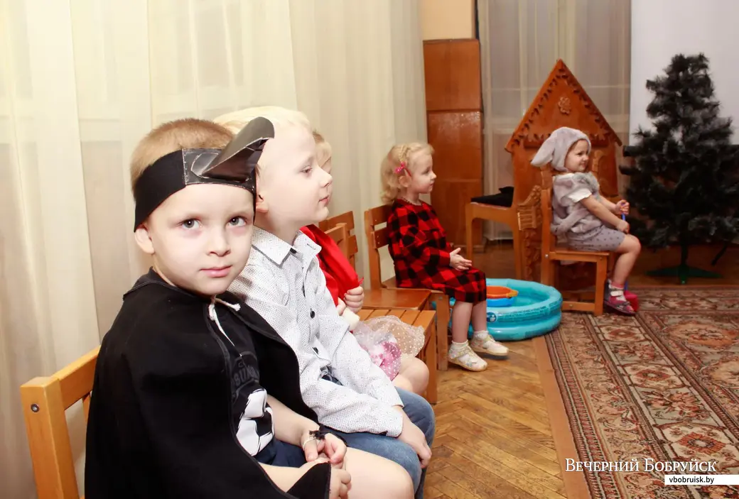 Родительское собрание в дошкольном центре развития ребенка № 49 с участием ГАИ и МЧС