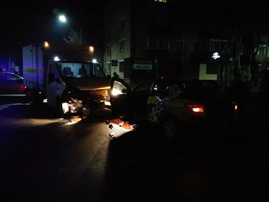 ДТП. 14.02.2020. Перекресток Гоголя и Советской.
