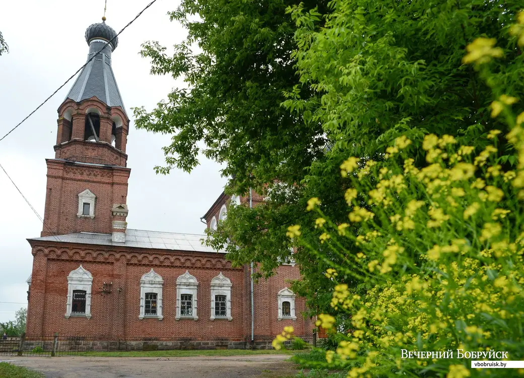 Свято-Никольский храм в деревне Телуша. Фото: Александр ЧУГУЕВ, из архива «ВБ»