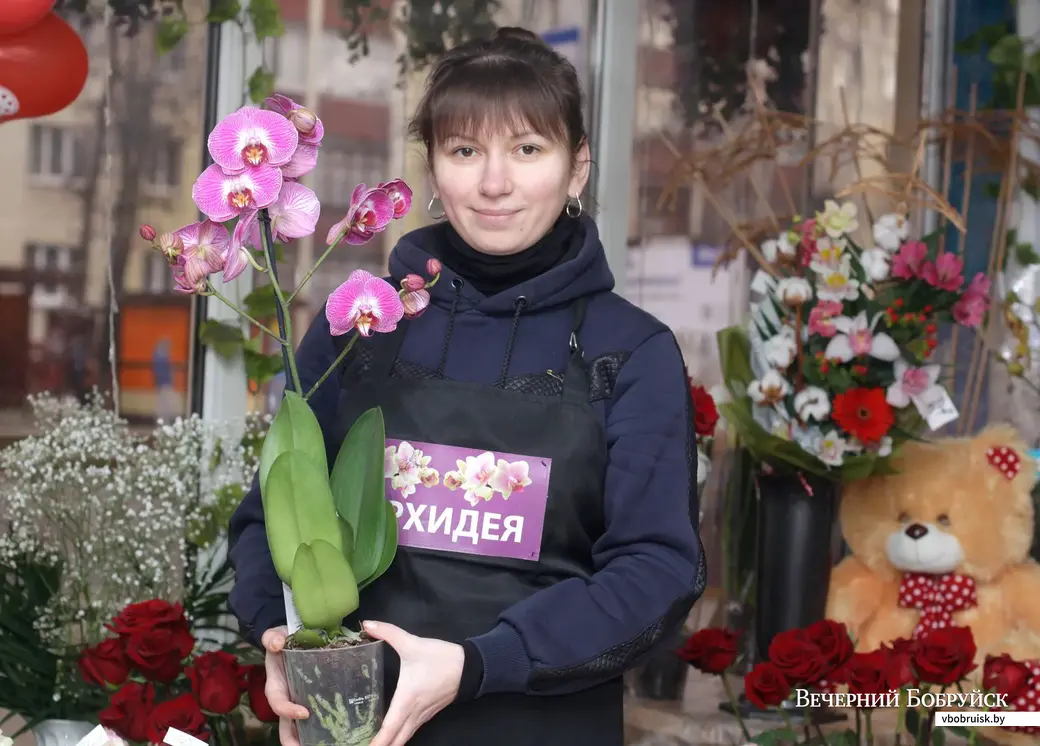 Сеть цветочных магазинов «Орхидея» в Бобруйске. Продавец-флорист Марина Кабанчук.
