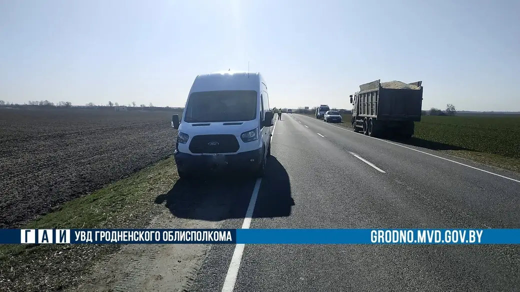 13.03.2020. Пьяный велосипедист попал под микроавтобус под Гродно