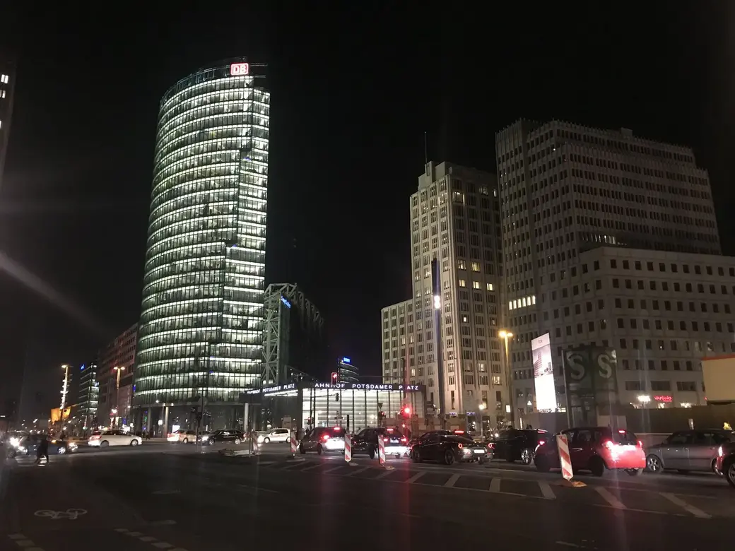 Ночные виды Берлина. Фото из архива героя.