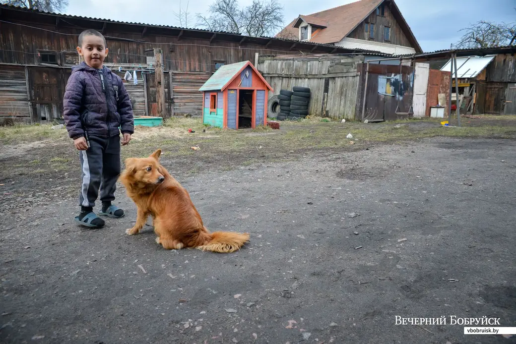 28.02.2020. Жизнь в бараке. Как устраивают быт жильцы дома №2Б по улице Циолковского