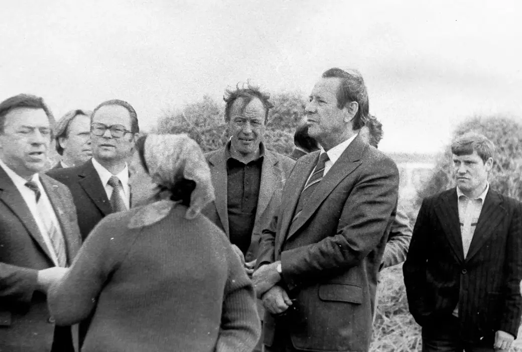 Петр Машеров во время посещений Бобруйщины в 1980 году. Слева от него – председатель колхоза им. Дзержинского Анатолий Рубанов.