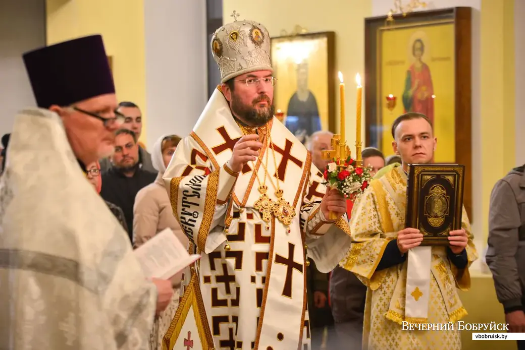 19.04.2020. Пасхальное богослужение в Свято-Никольском соборе Бобруйска. Епископ Бобруйский и Быховский Серафим