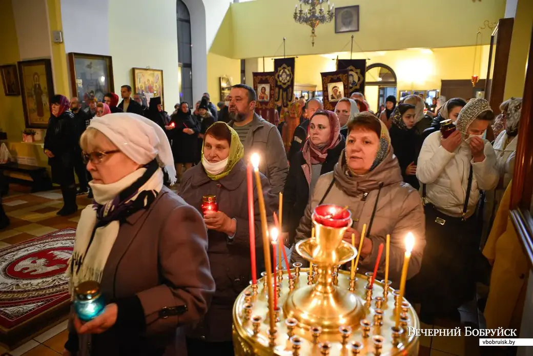 18.04.2020. Пасхальное богослужение в Свято-Никольском соборе Бобруйска