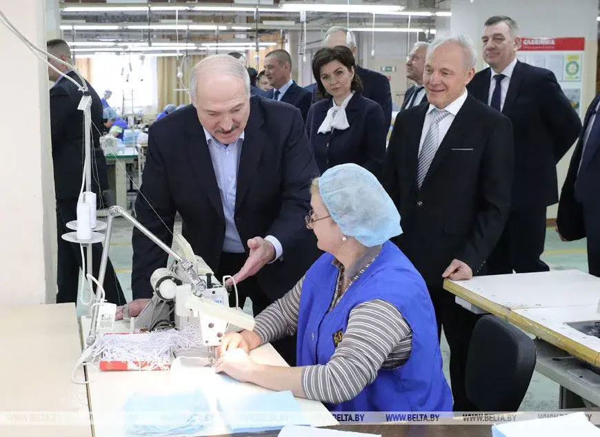 21 апреля. Визит на «Славянку» президента Беларуси. Фото БЕЛТА.