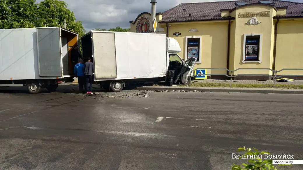 15.05.2020, ДТП в Бобруйске, перекресток Бахарова и Пушкина