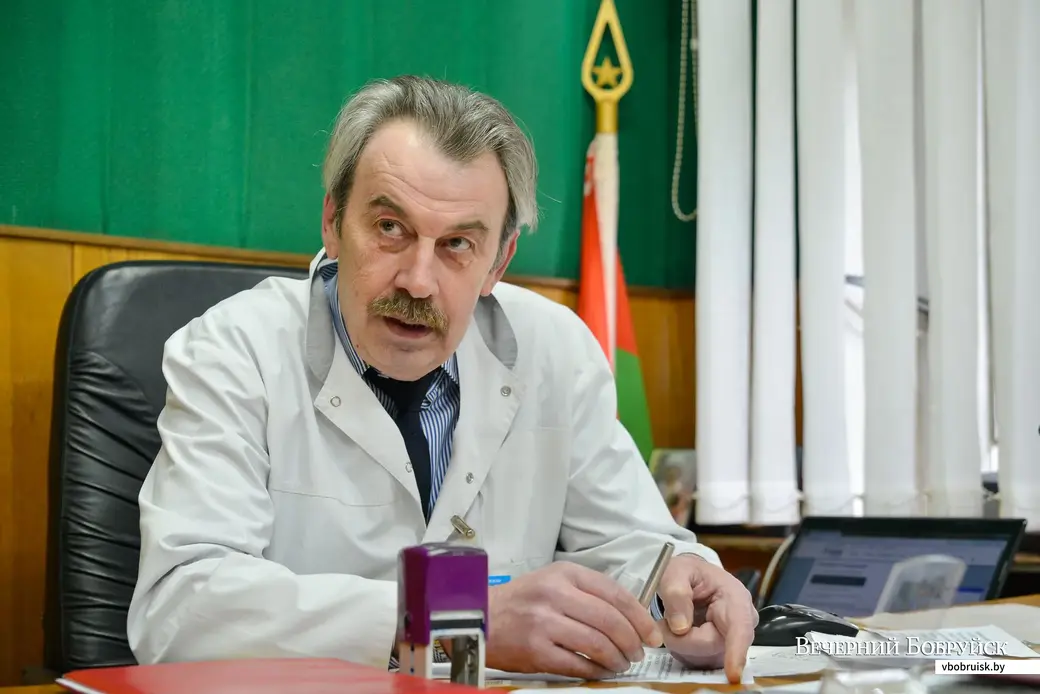 Главный врач поликлиники №2 Михаил Семенюк.