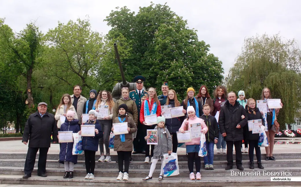 22.05.2020. В Бобруйске прошла выставка юных художников студии «Радуга».