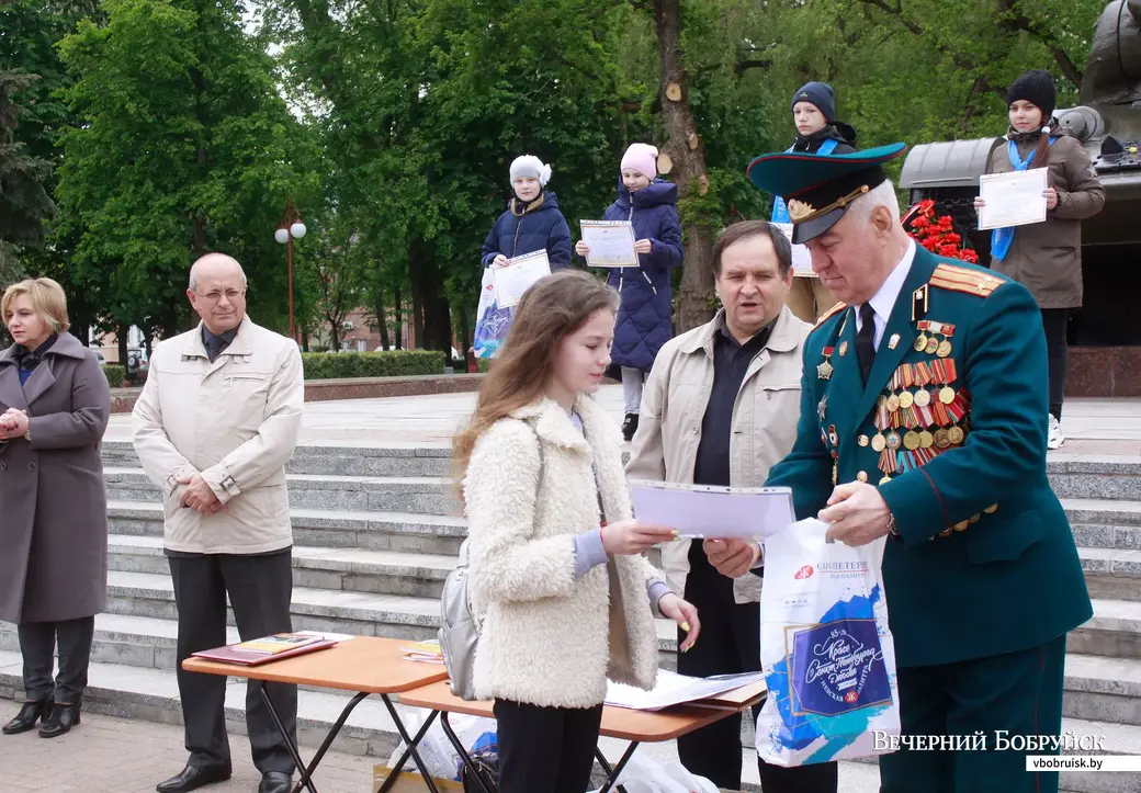 22.05.2020. В Бобруйске прошла выставка юных художников студии «Радуга».