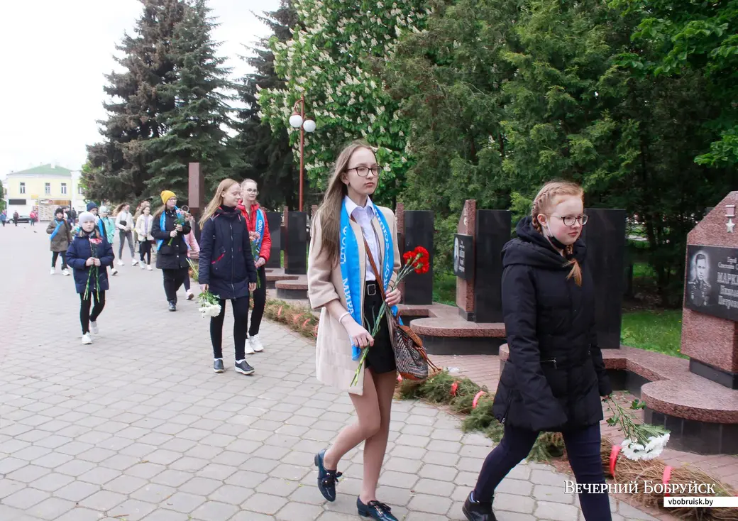 22.05.2020. В Бобруйске прошла выставка юных художников студии «Радуга».